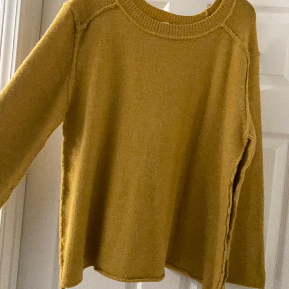 Mustard sweater Size L brand is Listicle